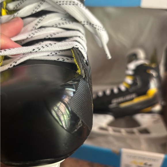 Bauer Ice Skates - Picture 6 of 8